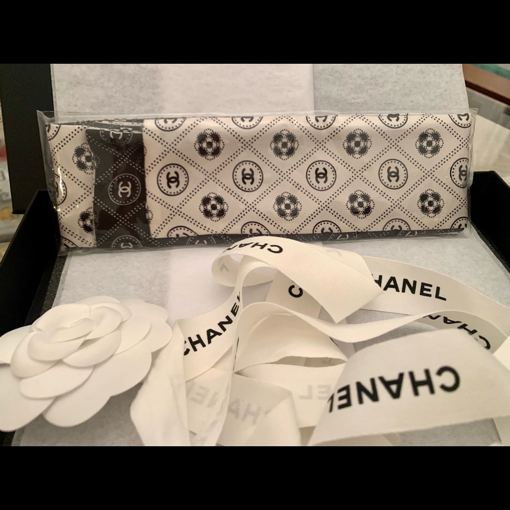 Brand new Authentic Chanel CC Twilly